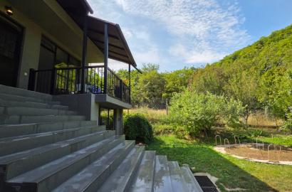 nearly repaired 6-room house for sale